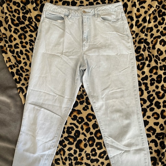 Mom Jeans - Picture 2 of 3